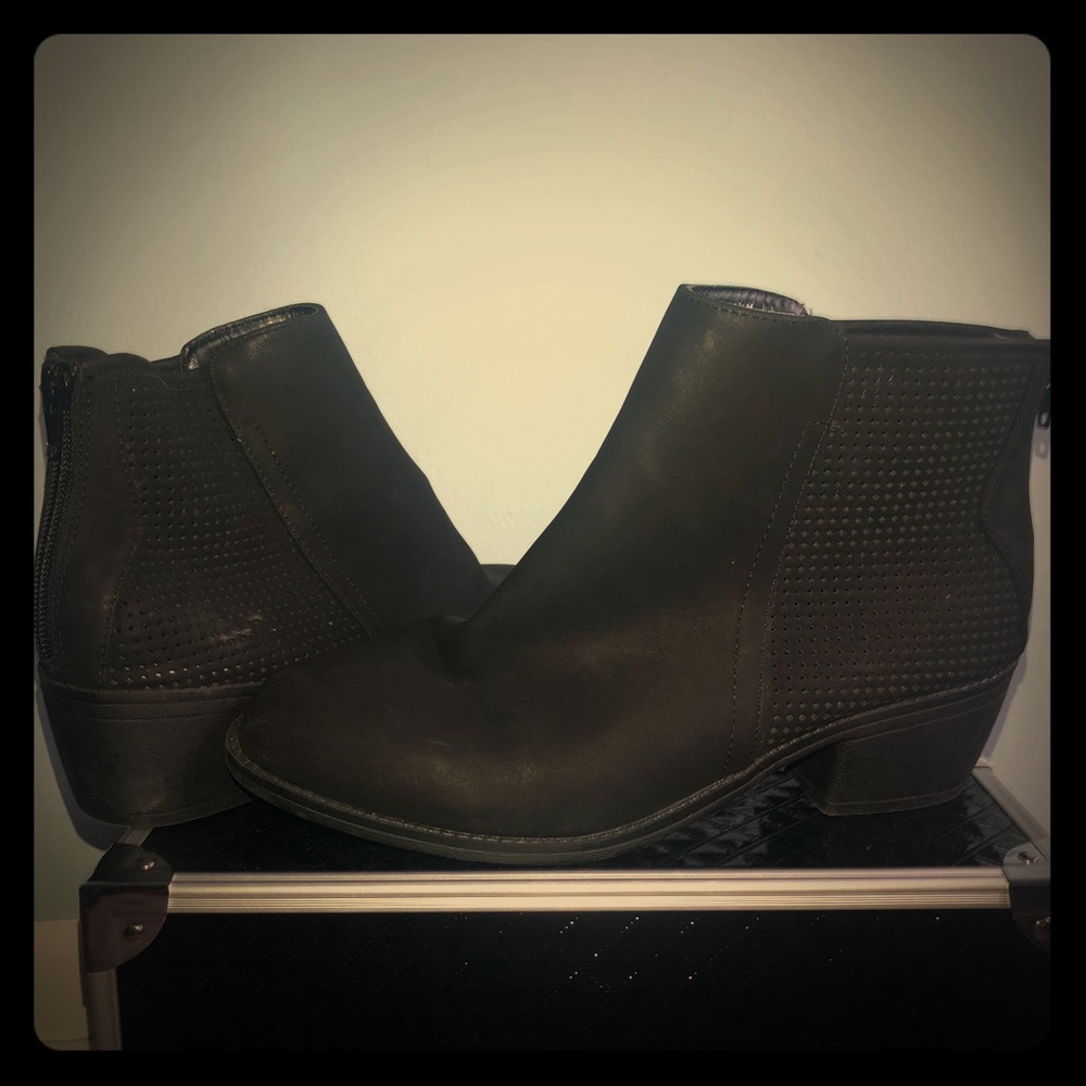 small heeled black boots